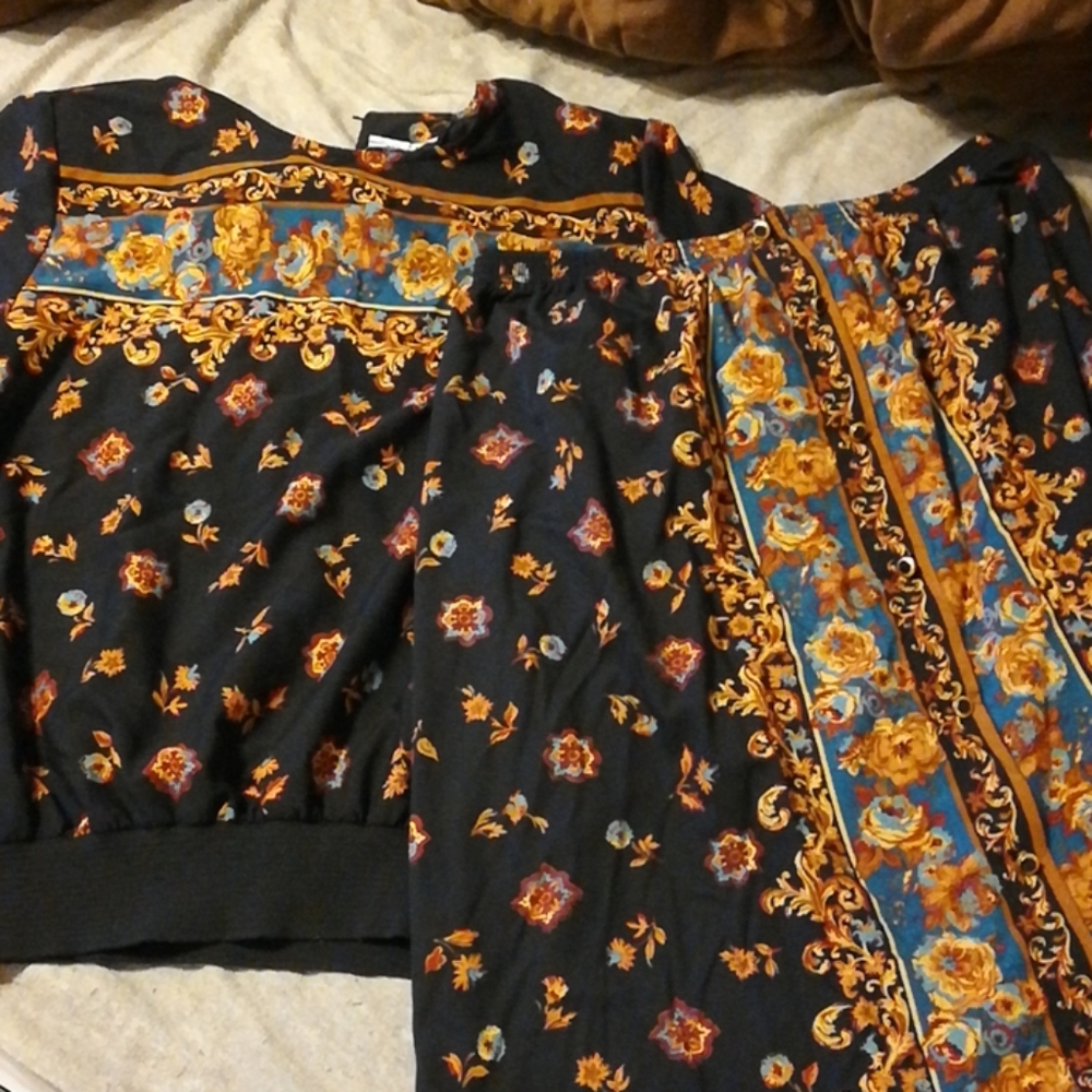 Blouse and skirt set